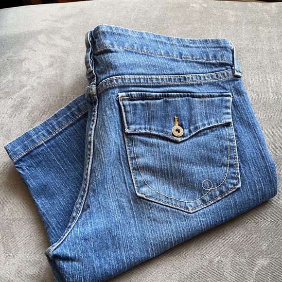 Old Navy low waist stretch shorts - Picture 1 of 9